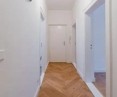 Cozy Warm Modern 1 Bdr Ap Caryna Apartment