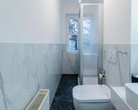 Cozy Warm Modern 1 Bdr Ap Caryna *