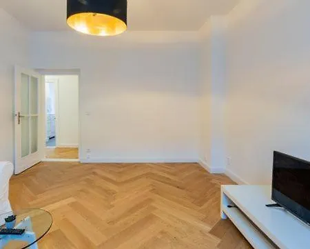 Cozy Warm Modern 1 Bdr Ap Caryna