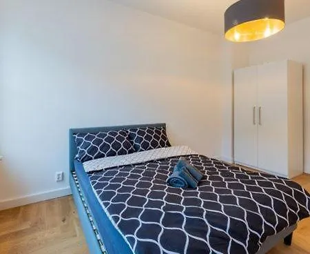 Cozy Warm Modern 1 Bdr Ap Caryna